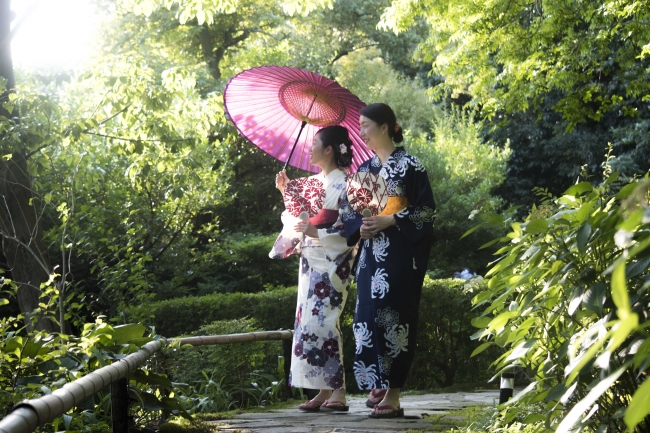 フォーシーズンズホテル京都内、約１万平方メートルの広さを誇る名庭「積翠園」