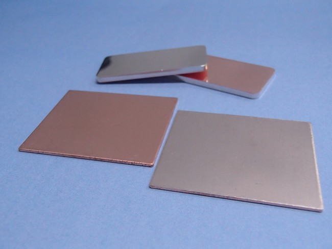 活性金属ろう材／銅 複合材：左・複合材(銅側) 右・複合材(活性金属ろう材側)