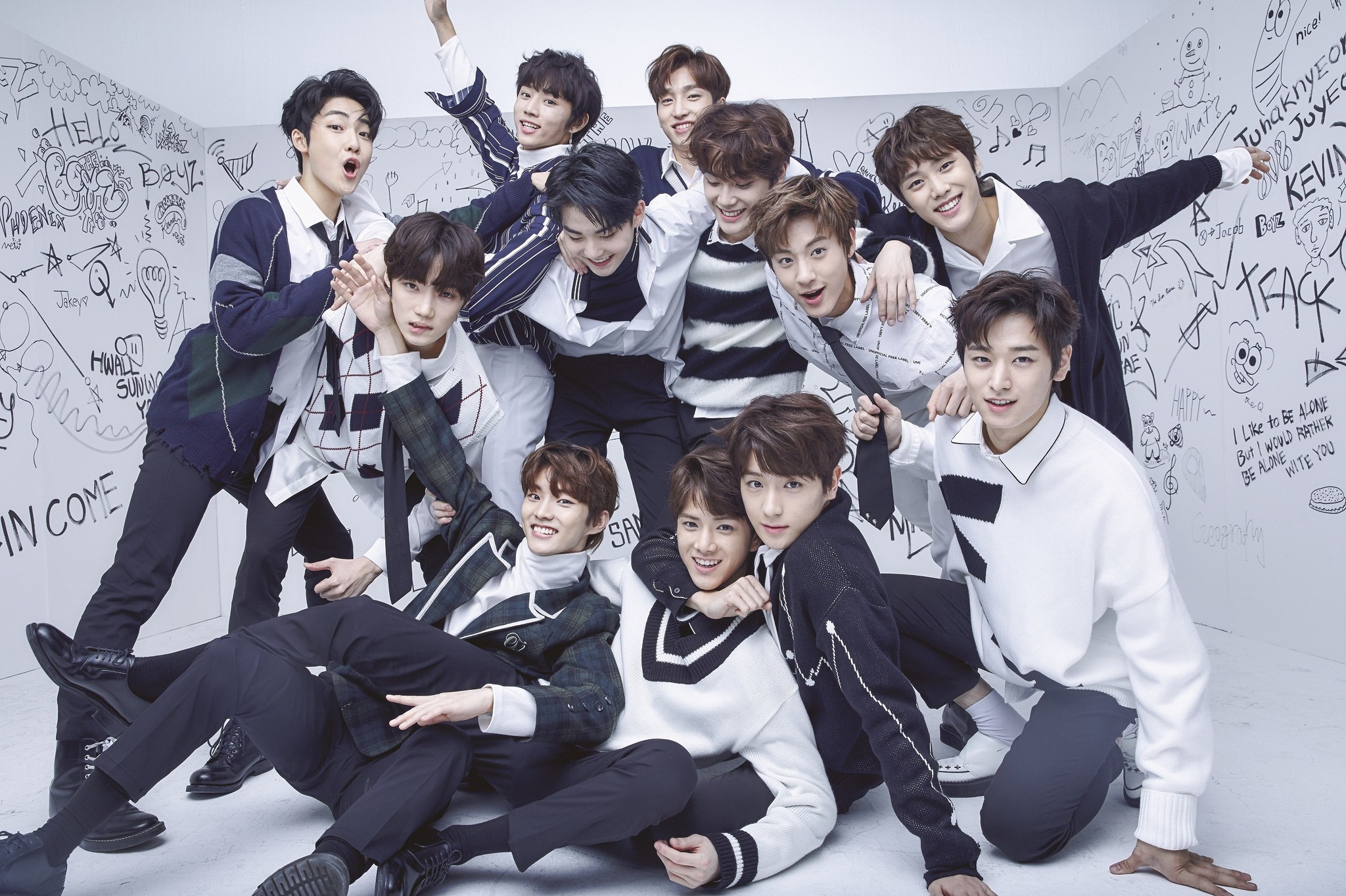 Seventeen super. Группа the Boyz. Зе Бойз группа участники. The boys корейская группа. The Boyz Сону.