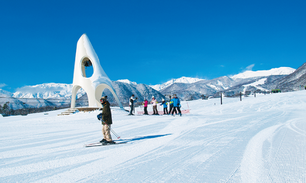 こどもと一緒に雪山に行こう 雪山デビューの軽減 Nsdキッズプログラム ６つのスキー場で小学生以下限定シーズン券を無料提供 日本スキー場 開発株式会社のプレスリリース