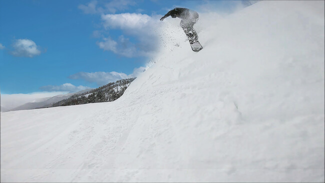 波をイメージして雪壁でのオフザリップ