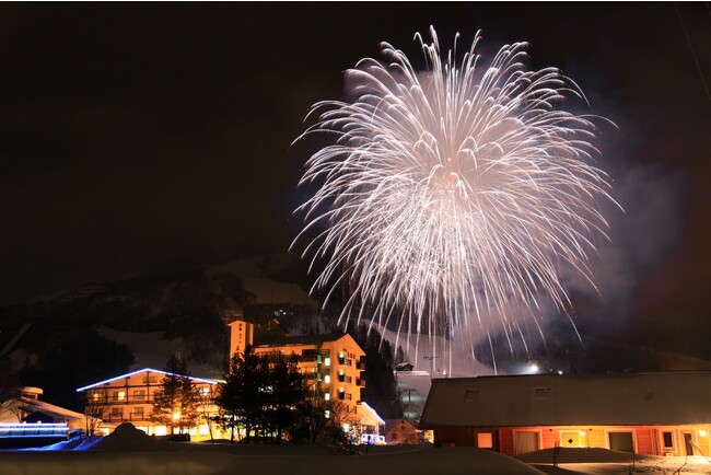 1月から毎週末打ち上げ花火を開催