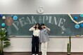 渋谷女子インターナショナルスクール、人気水着ブランド「PEAK&PINE」と初のコラボレーション展示会を開催