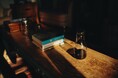 飲み物も灯りも楽しめる！カラフェ×ソーラーライトの新発想「Sonnenglas®︎ ライトカラフェ」誕生 リサイクルガラスを100%使用しアフリカの職人が手作業で製作