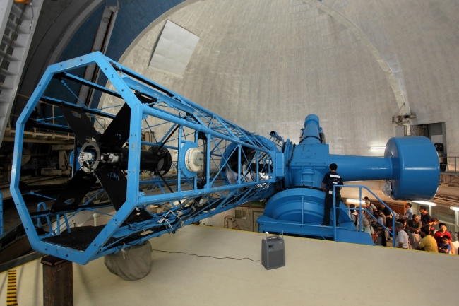 国立天文台天体ドーム内　188cm望遠鏡