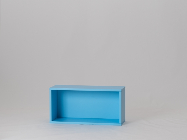 第一弾商品「SIMPLE BOX」（写真商品 色：Soda Blue サイズ：高さ22cm 奥行き16cm 幅45cm）