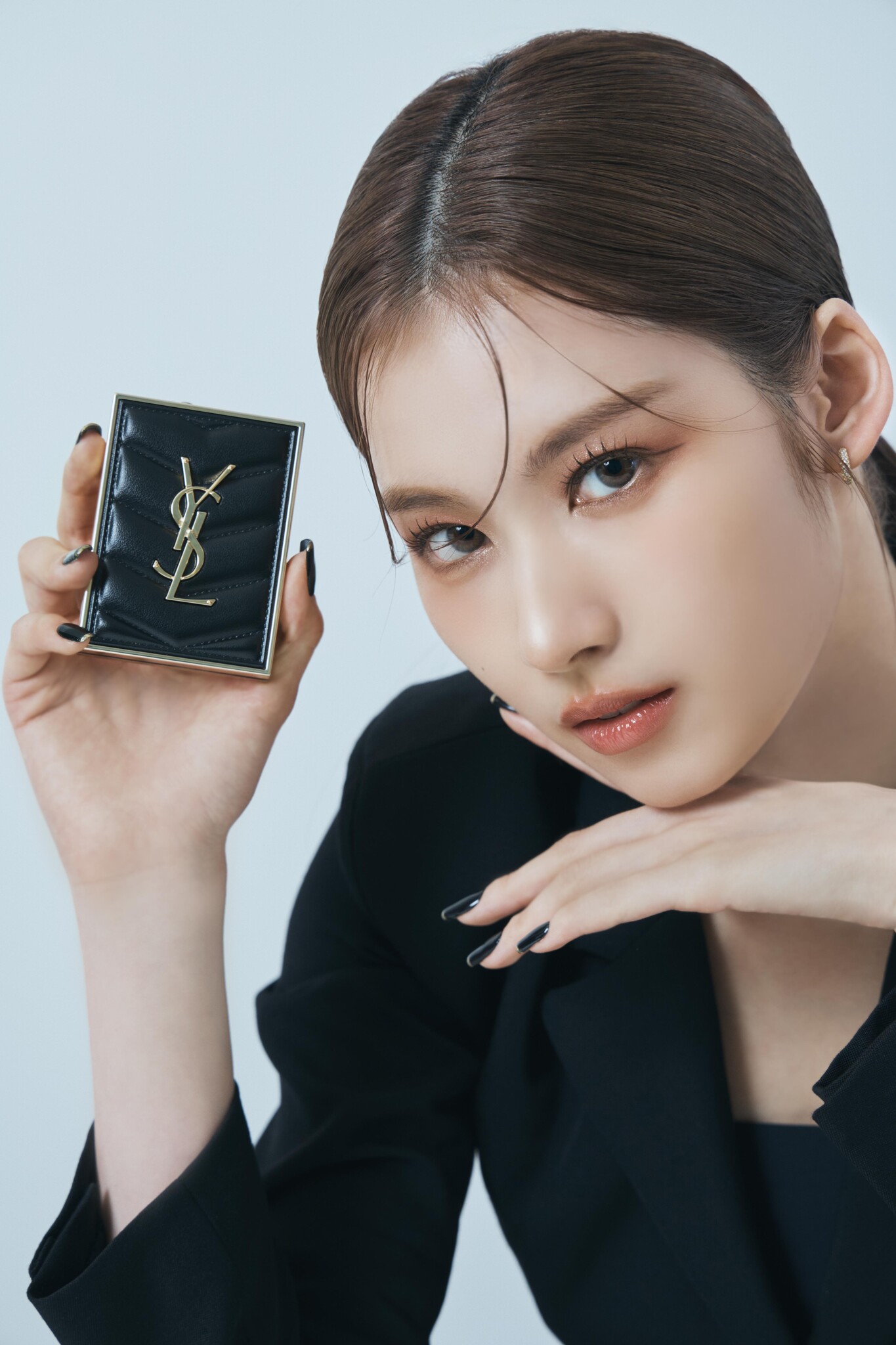 YSL】ジャパンメイクアップミューズのTWICE SANAがダイヤモンドのよう