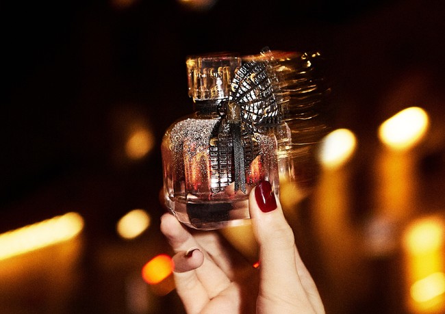Ysl 人気フレグランス モン パリ から夜の煌きを閉じ込めた コンテンポラリーな限定デザイン ボトルが登場 日本ロレアル株式会社のプレスリリース