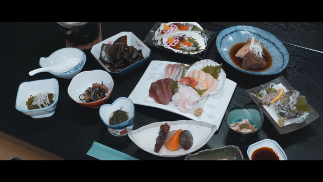 地域の食材を使った豪華な夕食 地域の食材を使った豪華な夕食