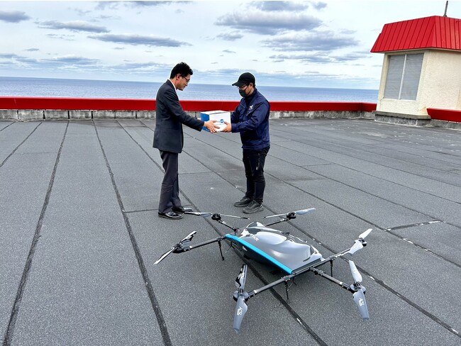 商品受け取り (着陸地点2.リードバークリゾート八丈島) 商品受け取り (着陸地点2.リードバークリゾート八丈島)