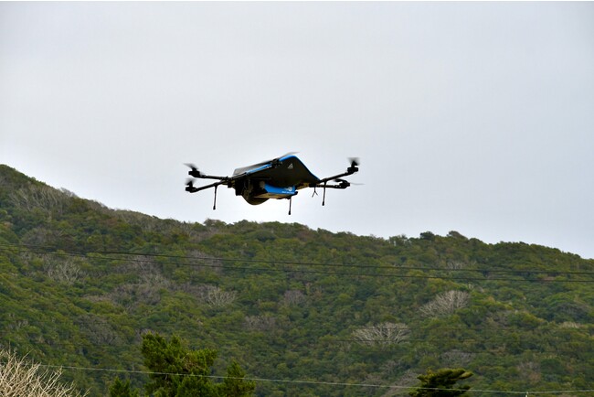 八丈島を飛行するエアロネクストの物流専用ドローンAirTruck 八丈島を飛行するエアロネクストの物流専用ドローンAirTruck