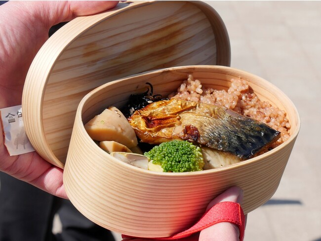 今回ドローン配送された陸上養殖された鯖を使用したお弁当 今回ドローン配送された陸上養殖された鯖を使用したお弁当