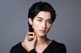 横浜流星、美容液成分を高配合した新ファンデーションでツヤ感溢れ出す肌へ新ビジュアル＆動画公開！