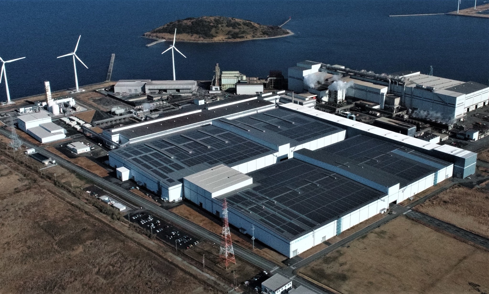 東京製鐵田原工場における国内最大級の自家消費型太陽光発電所の竣工について｜東芝エネルギーシステムズ株式会社のプレスリリース