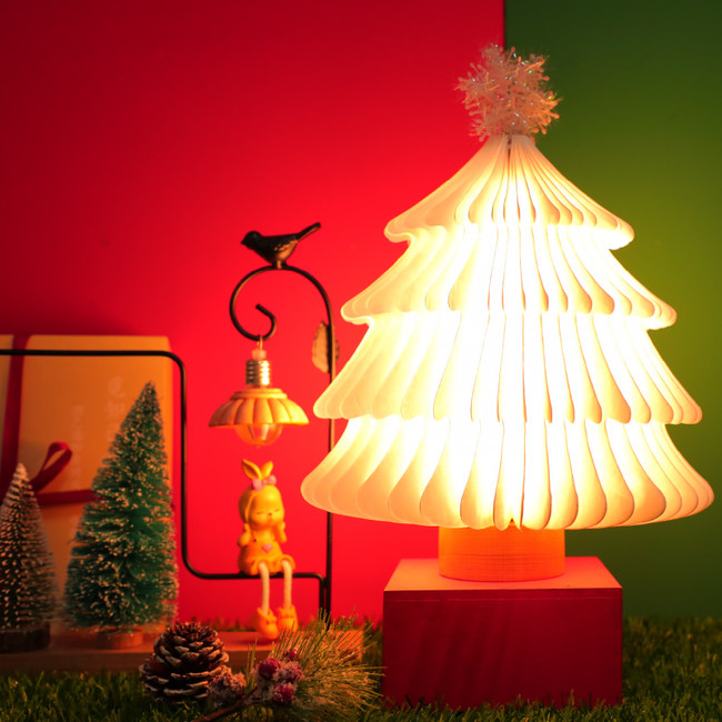 Christmas G Lamp コンパクトに折り畳める タイベック製ツリー型ランプ をgloture Jpで販売開始 株式会社glotureのプレスリリース