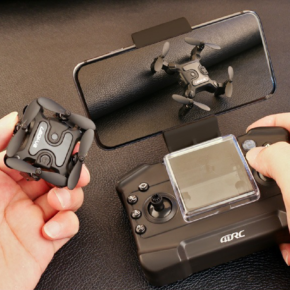 手のひらサイズでリモコン内に収納できる、カメラ搭載の超小型ドローン