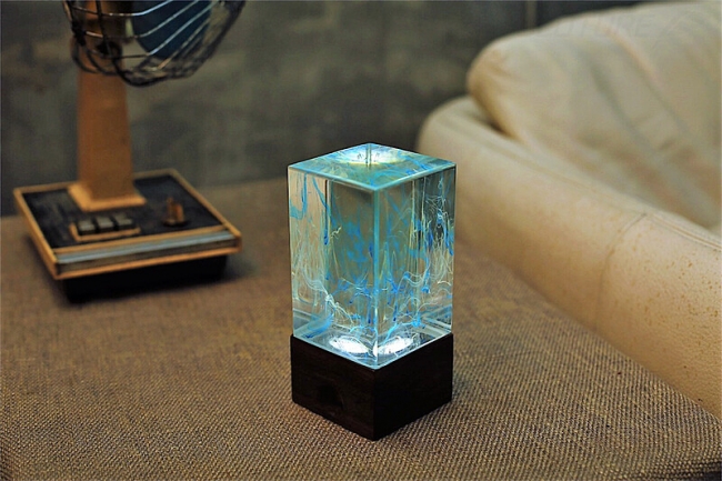 手作りならではの鮮やかな彩色がインテリアを演出 E P Light製ポータブル照明 Cube Lamp を自社ecで販売開始 株式会社glotureのプレスリリース