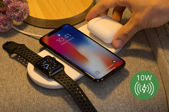再入荷 Vinpok Plux Iphone Apple Watch Airpodsをまとめて充電