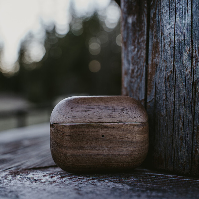 品薄につき再入荷 木製の手触りが魅力 Oakywood Walnut Airpods Pro Case ワイヤレス充電対応 ストラップホール付 手作り 株式会社glotureのプレスリリース