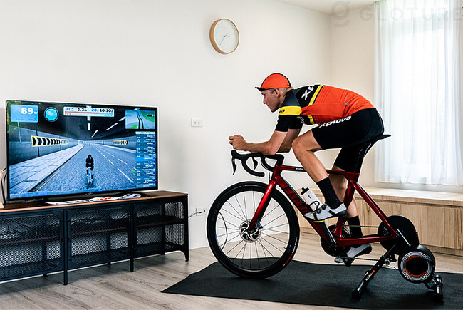 Noza ノザ　エクスプローバ　スマートトレーナー　zwift