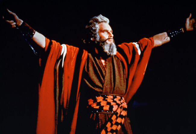 TM & (C) 2022 by PARAMOUNT PICTURES CORPORATION. All rights reserved. TM & (C) 2022 by PARAMOUNT PICTURES CORPORATION. All rights reserved.