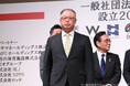 Selrio島根 元総監督 安部隆史氏がトップリーグトロフィー授与