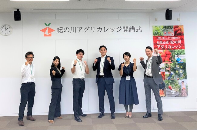6倍の高倍率から選ばれた第1期生