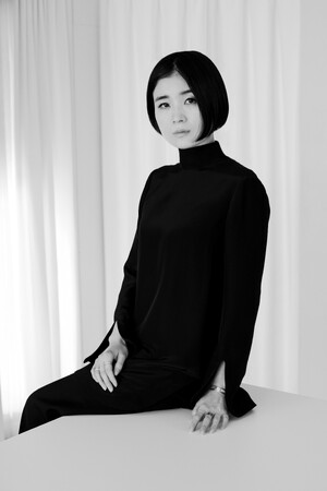 2023年の毎日ファッション大賞を受賞した黒河内真衣子さん 　　　　　　　photo＝Yuichiro Noda