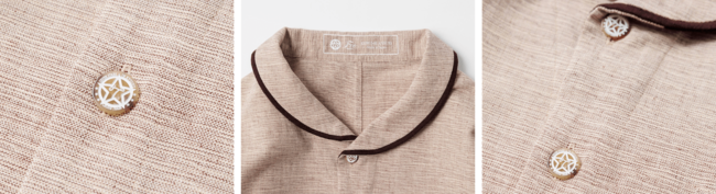 ブランドロゴを刻印した釦 ブランドロゴを刻印した釦