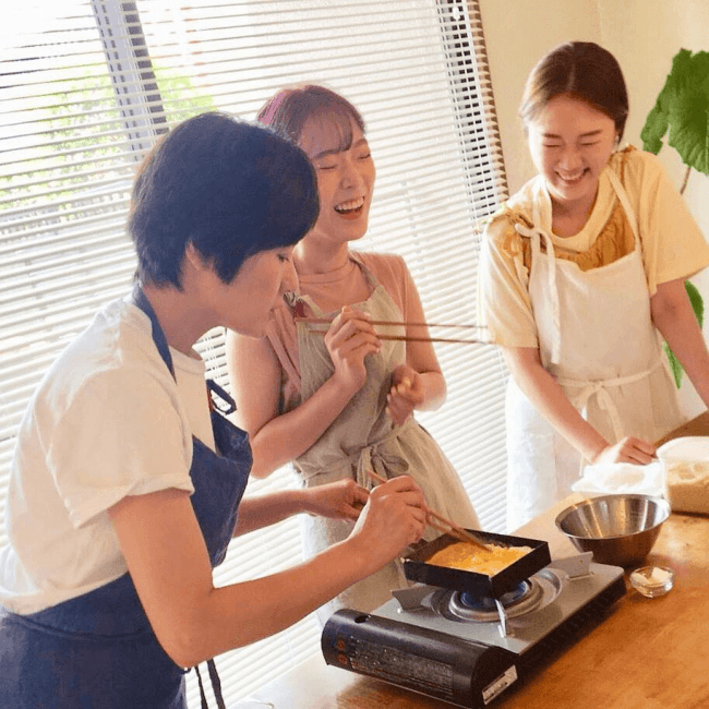 airKitchenは料理を通して世界からの旅行者と現地の日本人を繋げ、交流の輪を広げる。