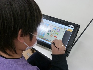 学校休校中に「すらら」に取り組む鳥取市立湖南学園の児童