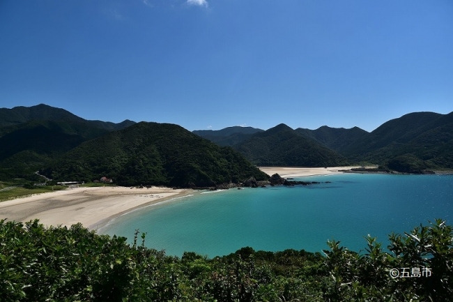 日本一美しい砂浜と言われる高浜海水浴場