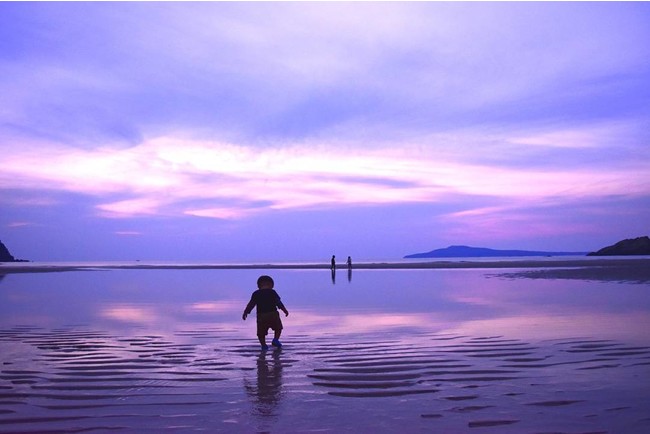 夕暮れの高浜海水浴場