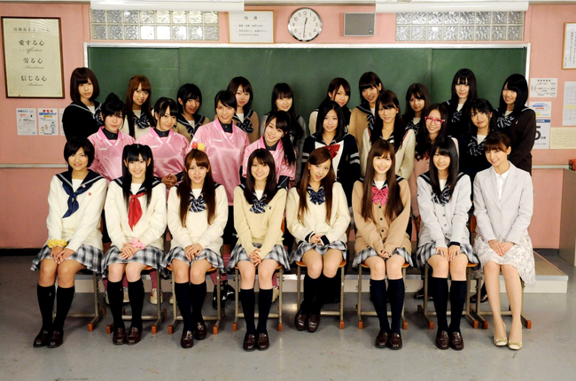 桜からの手紙～AKB48それぞれの卒業物語～」microSDカード版の新発売