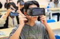 【国際こども・福祉カレッジ】最先端の介護を学ぶ!VR(バーチャルリアリティー)を使って認知症の利用者目線を体験