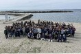 音楽・ダンスの専門学校生200名がSDGsを"体験"で学ぶ　日和山海岸での清掃活動＋大学講義を実施
