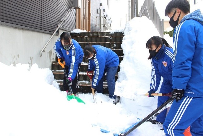 ｊａｐａｎサッカーカレッジ高等部 第29回全日本高等学校女子サッカー 選手権大会 ベスト８入りした選手による地元聖籠町の雪かきの実施 ｎｓｇグループのプレスリリース