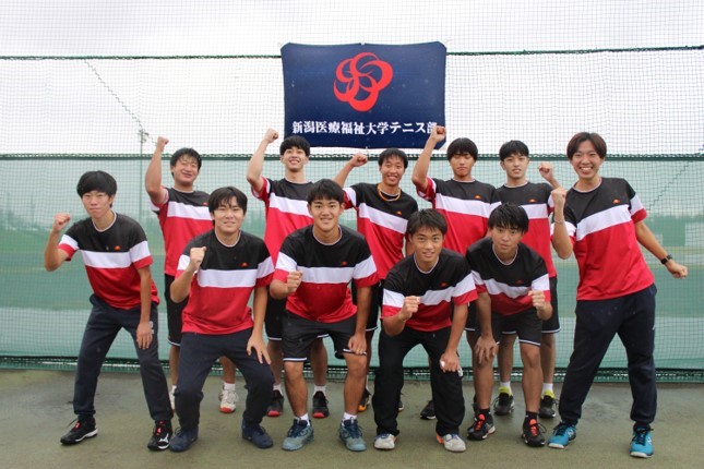 新潟医療福祉大学 テニス部 男子 強化指定クラブ創設１年目に北信越１部リーグ昇格が決定 ｎｓｇグループのプレスリリース