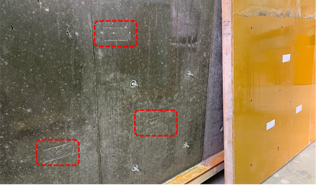型枠取外し後のRFIDセンサー貼付箇所のコンクート表面
