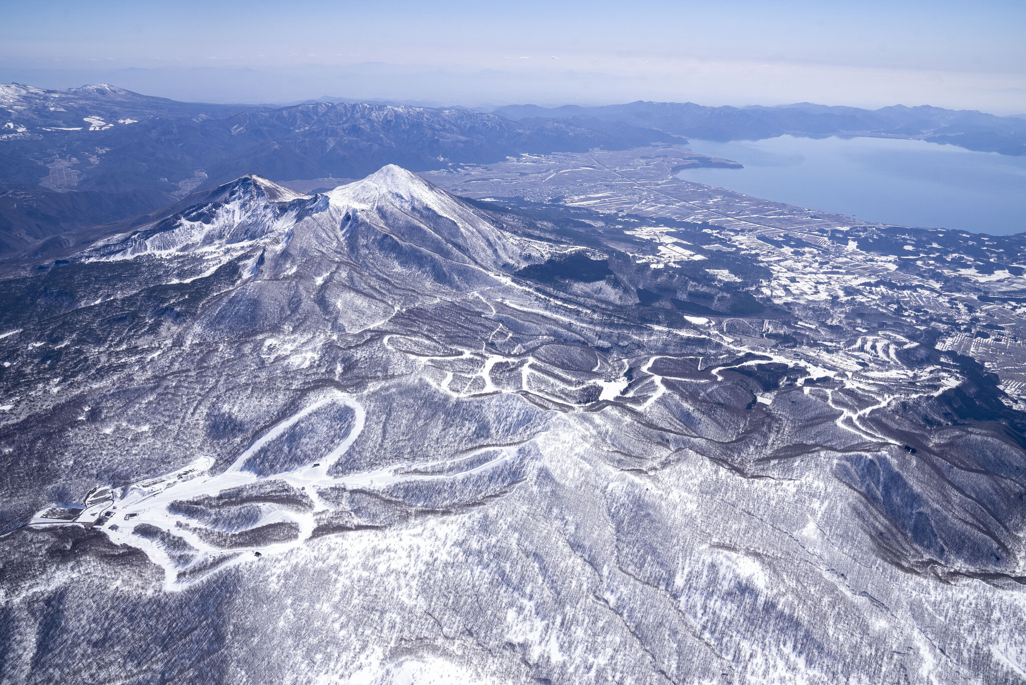 福島県で運営するスキー場「アルツ磐梯」と「猫魔スキー場」が、「星野 ...