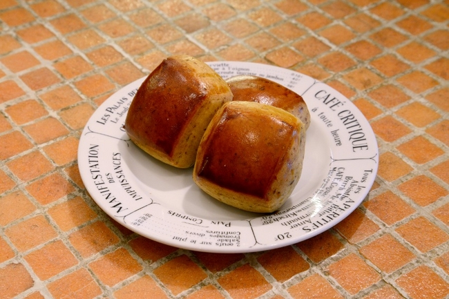 究極の狙いは日本におけるヘルシーな食事パンの普及 定着 続々登場 プルーンピューレ をバターなどの油脂の代わりに使った しっとりモチモチした食感が独特のパンや焼菓子 7月も順次発売 カリフォルニア プルーン協会のプレスリリース