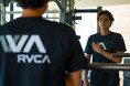 <RVCA>から<WIND AND SEA>との初コラボアイテムが登場 9⽉14⽇(⼟)より発売開始