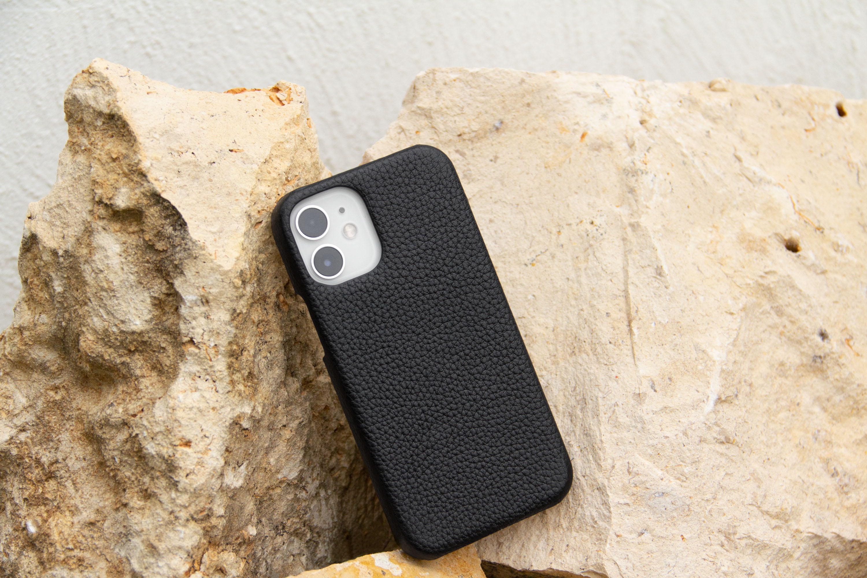 結局ここに 戻ってくる ミニマルな本革iphoneケース新登場 サイバール株式会社のプレスリリース