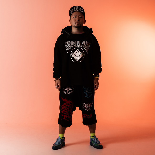 【夢は持っていますか？】「電脳チャイナパトロール」がアパレルブランド「42(FORTYTWO)」とクリスマスコラボ！割と着やすいデザインのパーカーがリリース！｜合同会社BrainCraftの