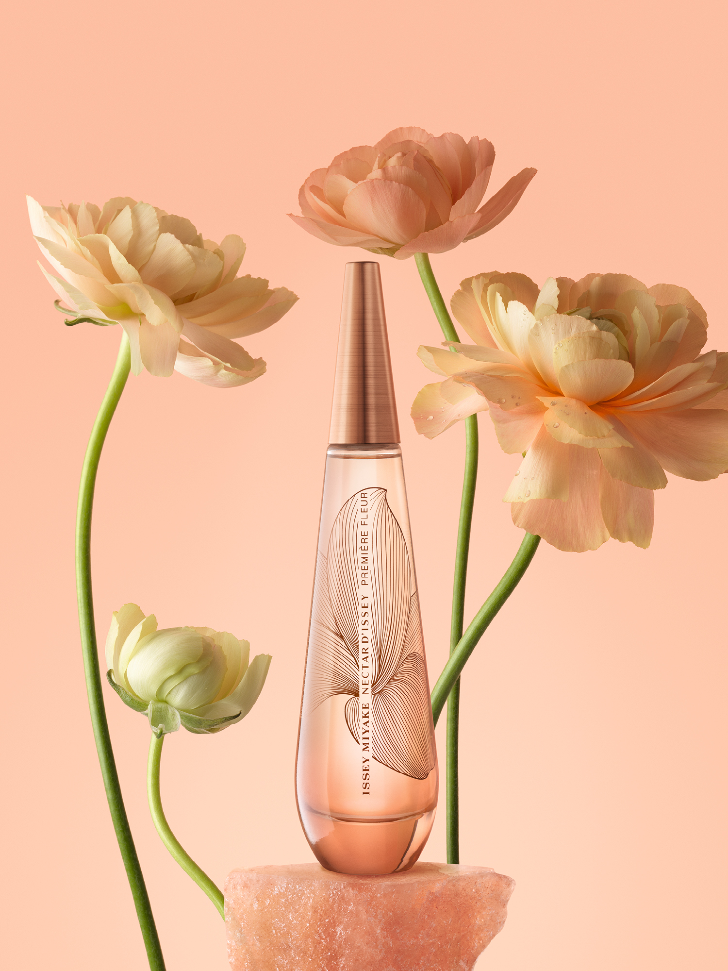 イッセイ ミヤケ パルファムから、朝日が昇る時の花をイメージした新 