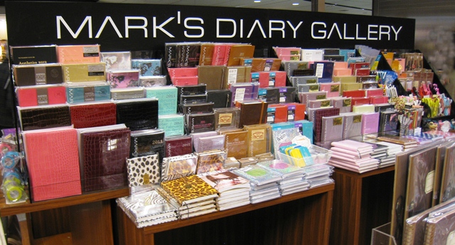 来年の手帳は用意しましたか マークス ダイアリー ギャラリー が東京駅 Gransta グランスタ に期間限定オープン 12年版 手帳フェア 開催中 株式会社マークスのプレスリリース