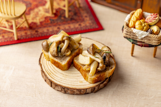 ブルーチーズクリーム&茸のオープンサンド ブルーチーズクリーム&茸のオープンサンド