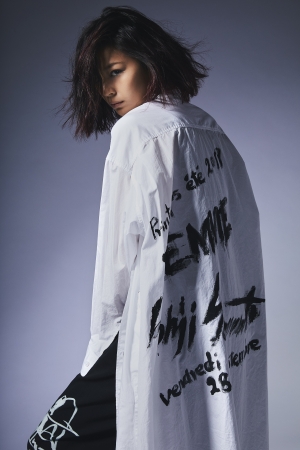 BLACK Scandal Yohji Yamamoto 2019 SS WOMEN'S展開スタート  イメージビジュアルにモデル/アーティストの西内まりやさんを起用 | 株式会社ヨウジヤマモトのプレスリリース
