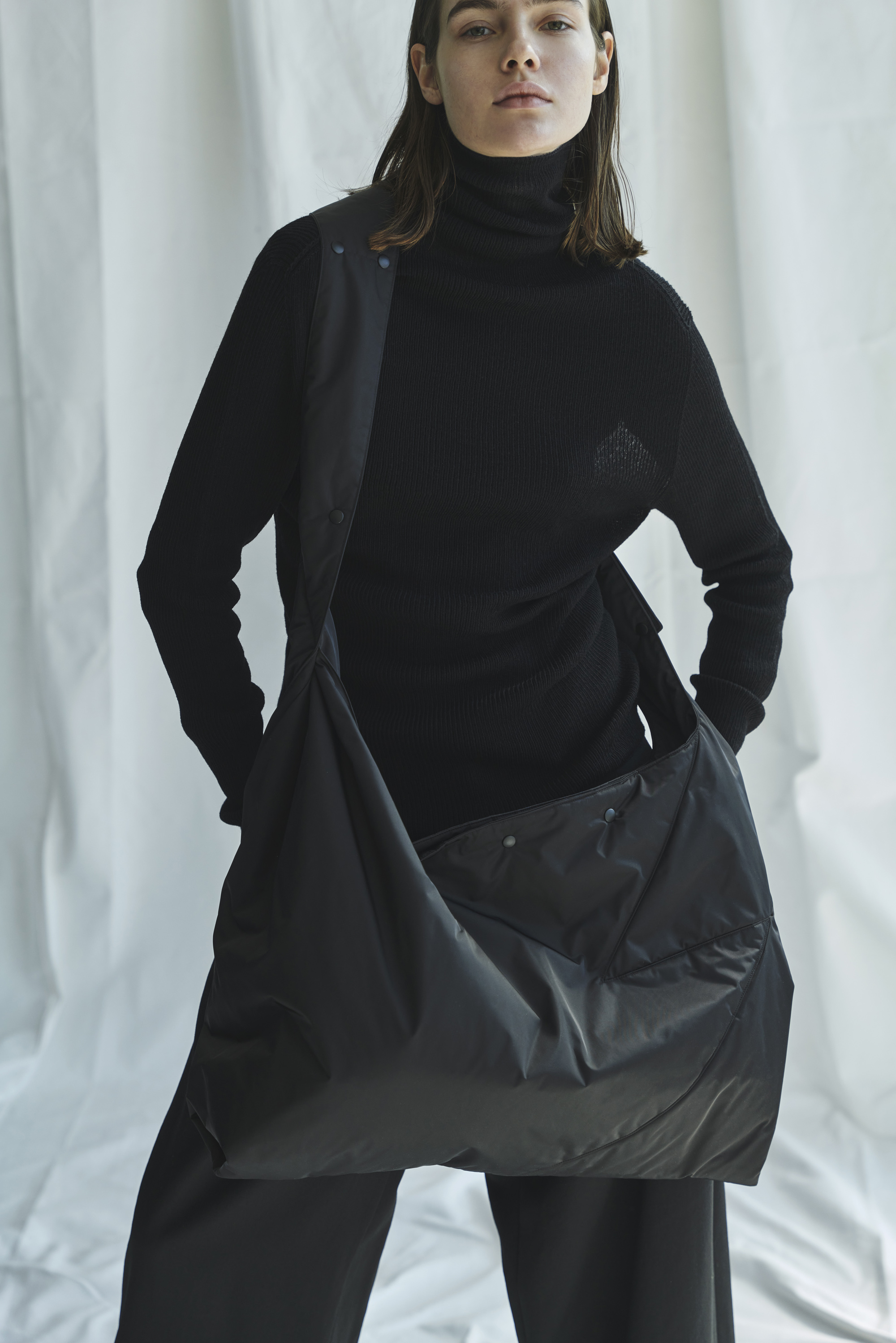 discord Yohji Yamamoto、2023-2024秋冬コレクションの最新作|株式