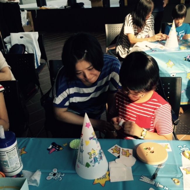 パナソニックが協賛した「親子LED工作教室」実施風景(2)